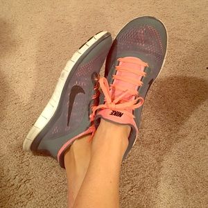 Nike tennis shoes