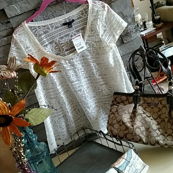 American Eagle Outfitter Lace Top