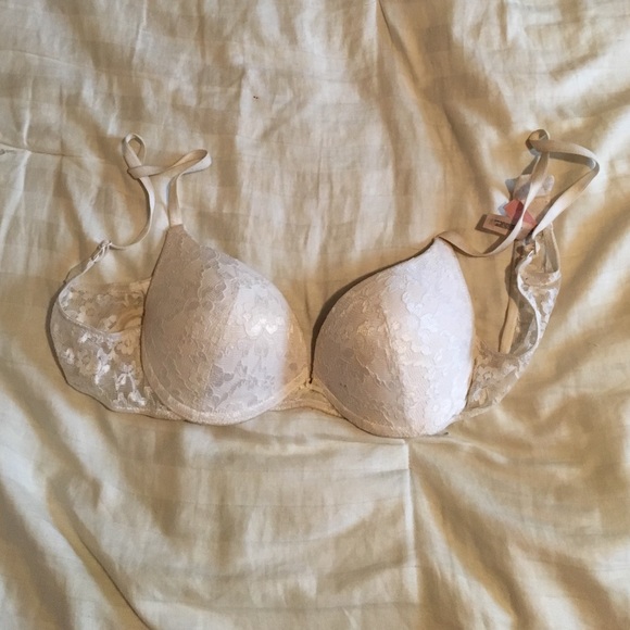 VICTORIA'S SECRET LACE PUSH UP BRA