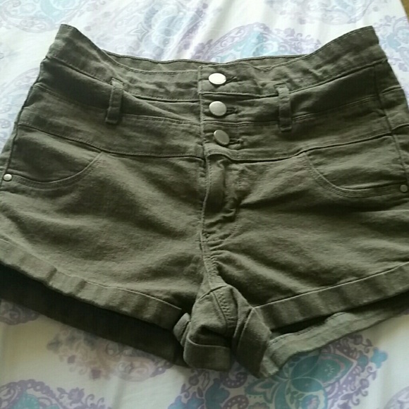 High waisted Refuge shorts - Picture 1 of 4
