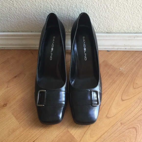 Gorgeous pair of Bandolino 3" heels.