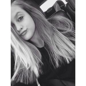 Meet your Posher, Kayla