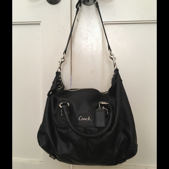 COACH black purse!!!