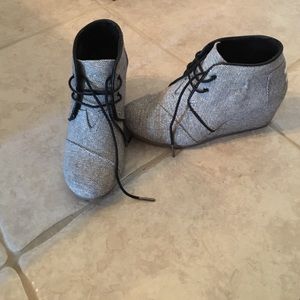 TOMS WEDGES