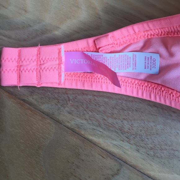 strapless Victoria's Secret bikini top - Picture 2 of 3