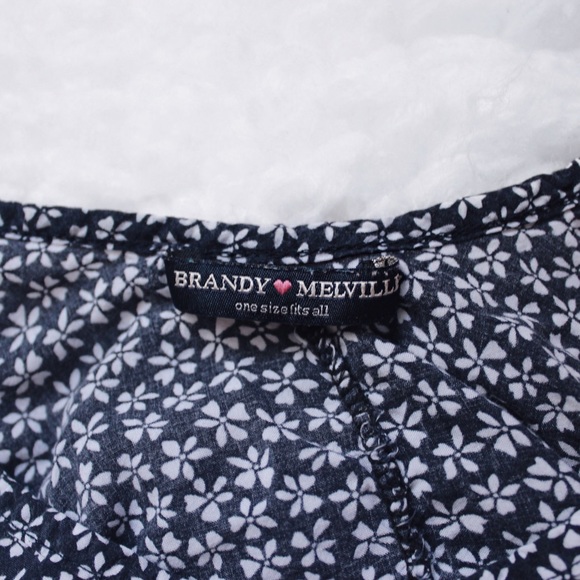 SALE🦄Rare Brandy Melville Navy Blue Daisy Set - Picture 3 of 4