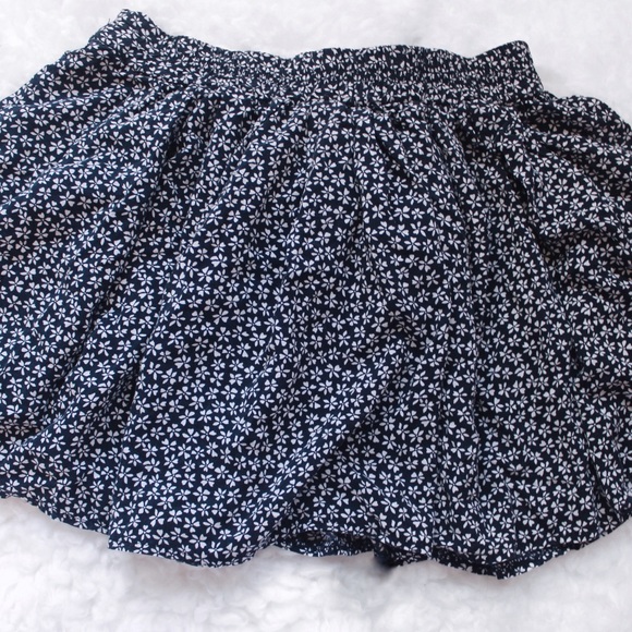 SALE🦄Rare Brandy Melville Navy Blue Daisy Set - Picture 4 of 4