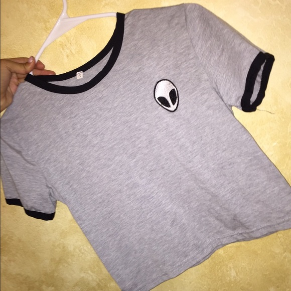Alien cropped tee