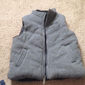 Kenneth Cole Zip-up puffer vest w/ pockets