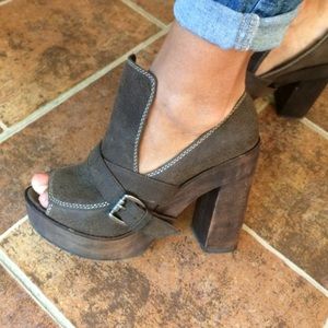 Joie Chunky Heel