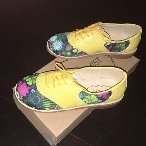 Vintage style shoes for kids