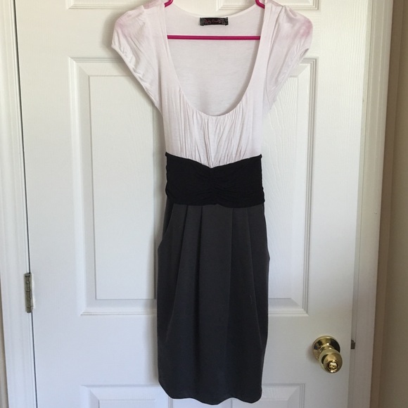 Short sleeved dress