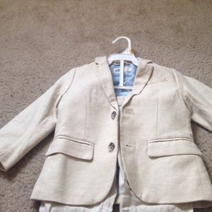 Tan H&M linen suit