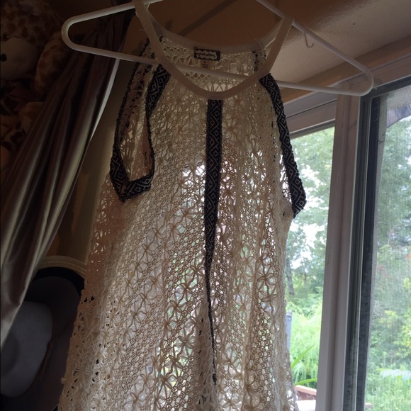 Eyeshadow Crochet Tank Top - Picture 3 of 3