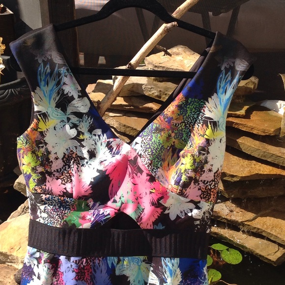 Gorgeous colorful Milly dress--mini peek a boo 10 - Picture 4 of 4