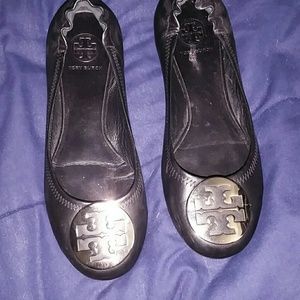 8 1/2 tory burch black flats