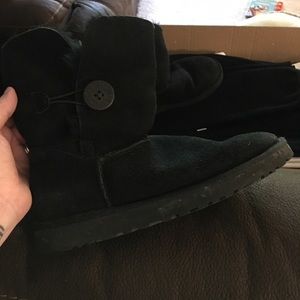 Black uggs