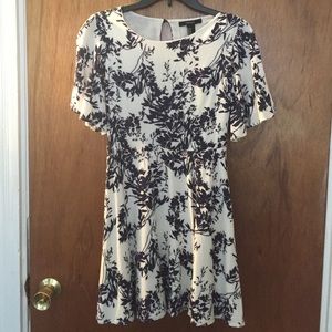 Perfect summer dress! Forever 21 Size M
