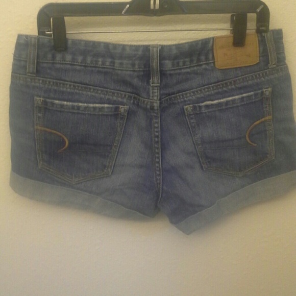 AE Shorts - Picture 2 of 2