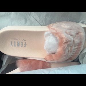Brand new Rihanna fenty slides