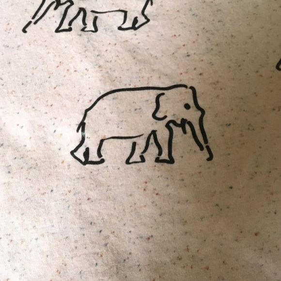 Pink elephant crop top - Picture 2 of 2