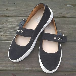 YRU Chill Mary Jane shoes.