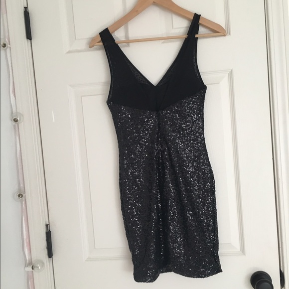 Dress - Picture 2 of 4