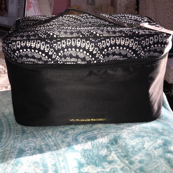 Victoria's Secret Handbags - 2 VICTORIA SECRET ITEMS 😻 Mini Tote & Wristlet