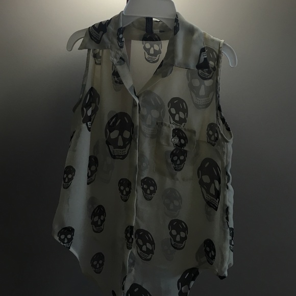 Collared skull button down shirt