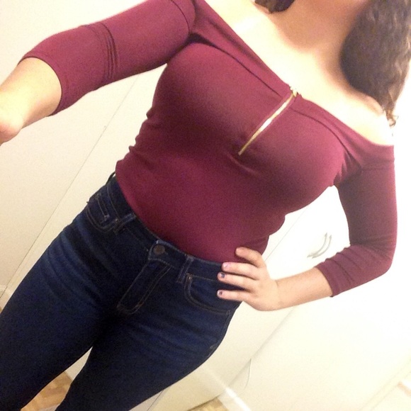 Shoulder-less Maroon Top - Picture 3 of 4