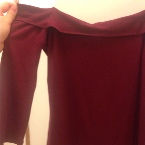 Shoulder-less Maroon Top - Picture 4 of 4