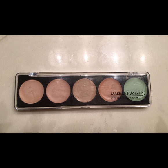 5 Camouflage palette color correct and concealer
