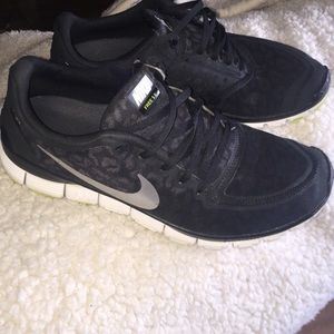 Nike Free 5.0 black cheetah print sneakers