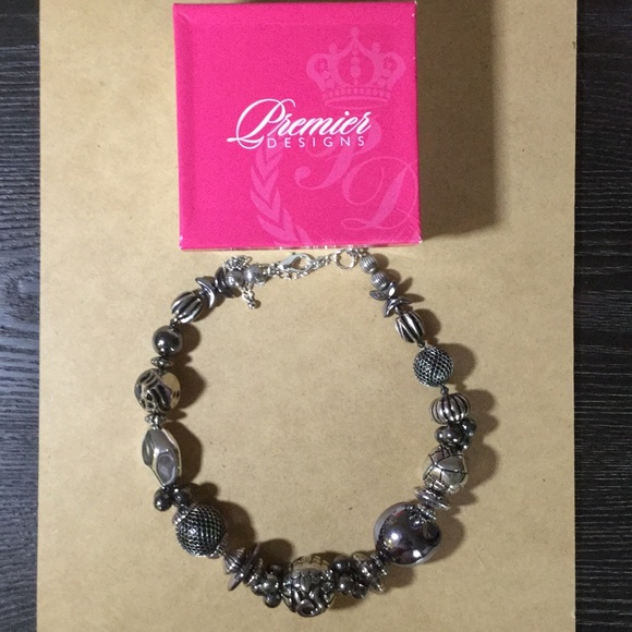 NEW Premier Designs Eclectic Necklace