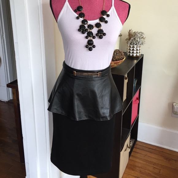 Dresses & Skirts - 📸 Black Vegan Leather Peplum Skirt 📸