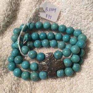 Stabilized turquoise  stretch bracelet.