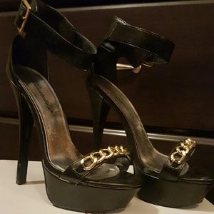 'Lina' Black/Gold Heels