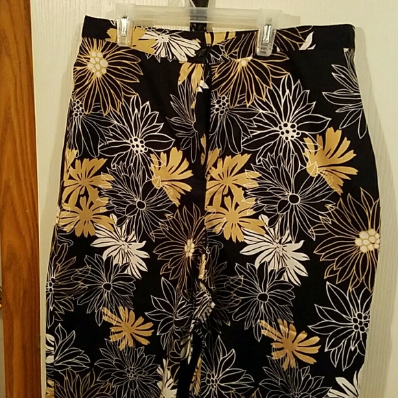 Ladies Capri Pants
