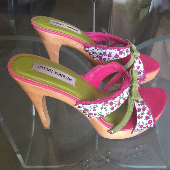 Steve Madden Shoes - 🌸Steve Madden Floral Print Heeled Mules🌸