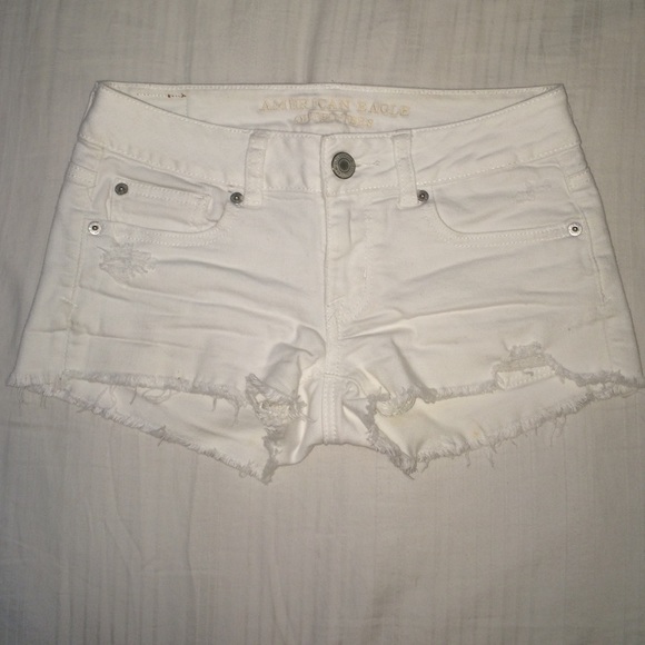 White jean shorts - Picture 1 of 3