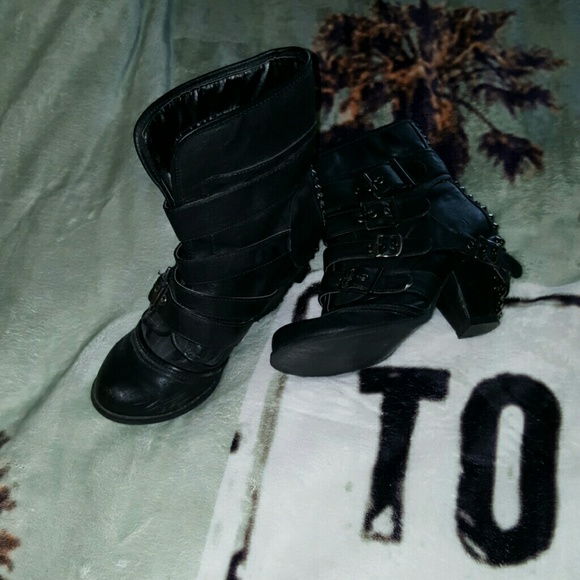 Ankle boots