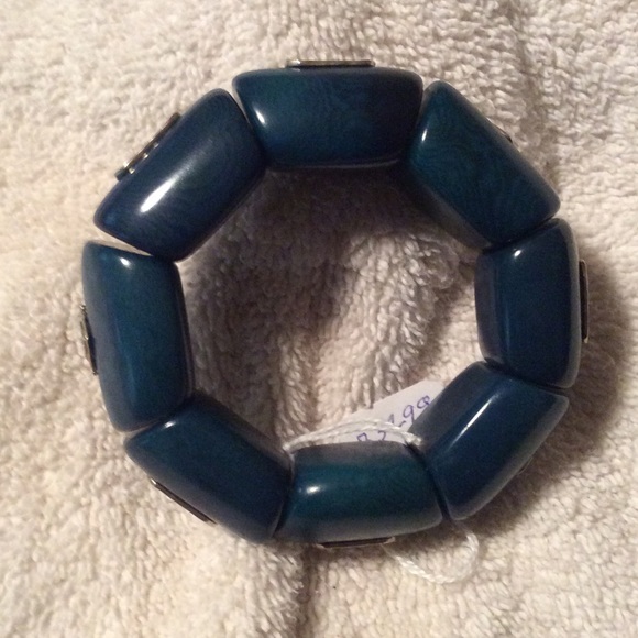 Palm wood stretch bracelet with sterling accents. - Picture 3 of 3