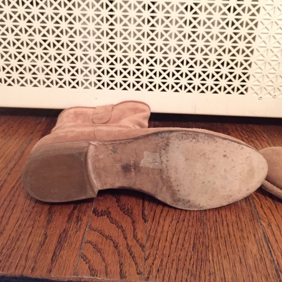 Progetto Women's Tan Suede Ankle Booties - Picture 4 of 4