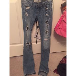 Destroyed jeans