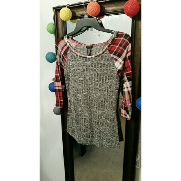 ☆SOLD☆ Rue 21 shirt