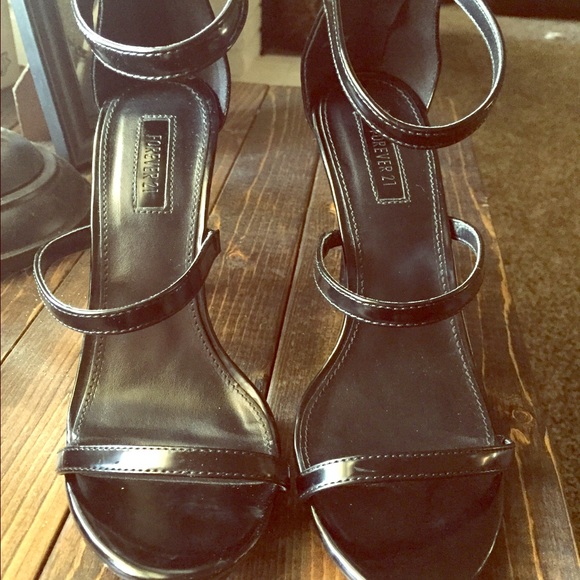 Forever 21 black Strappy heels