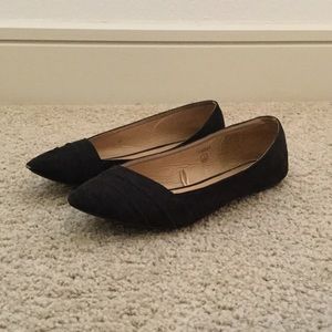 Black pointed toe flats