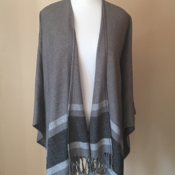 Sweaters - Gray Blanket Wrap