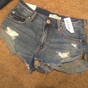 Bullhead distressed shorts