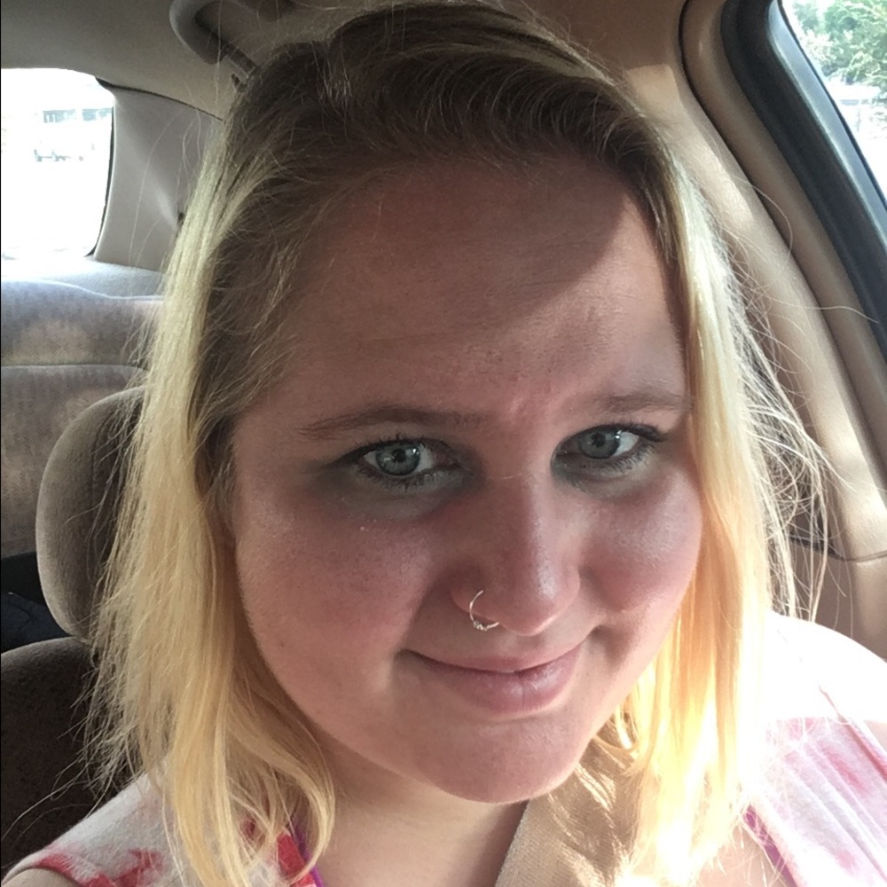 Meet your Posher, Kayla